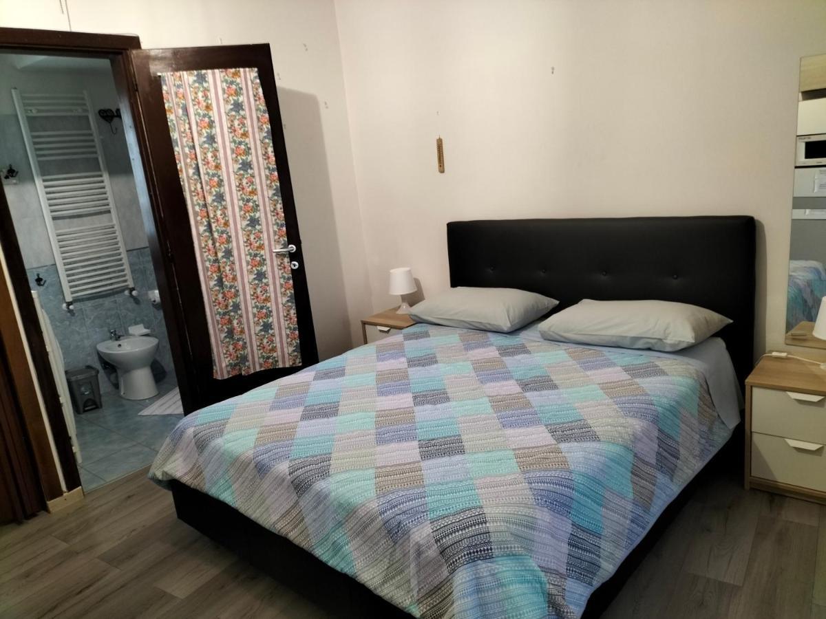 Affitti Brevi Ferrera Monolocale Ferrera 20 Minuti Da Rho Fiera E San Siro Apartment Bareggio Bagian luar foto