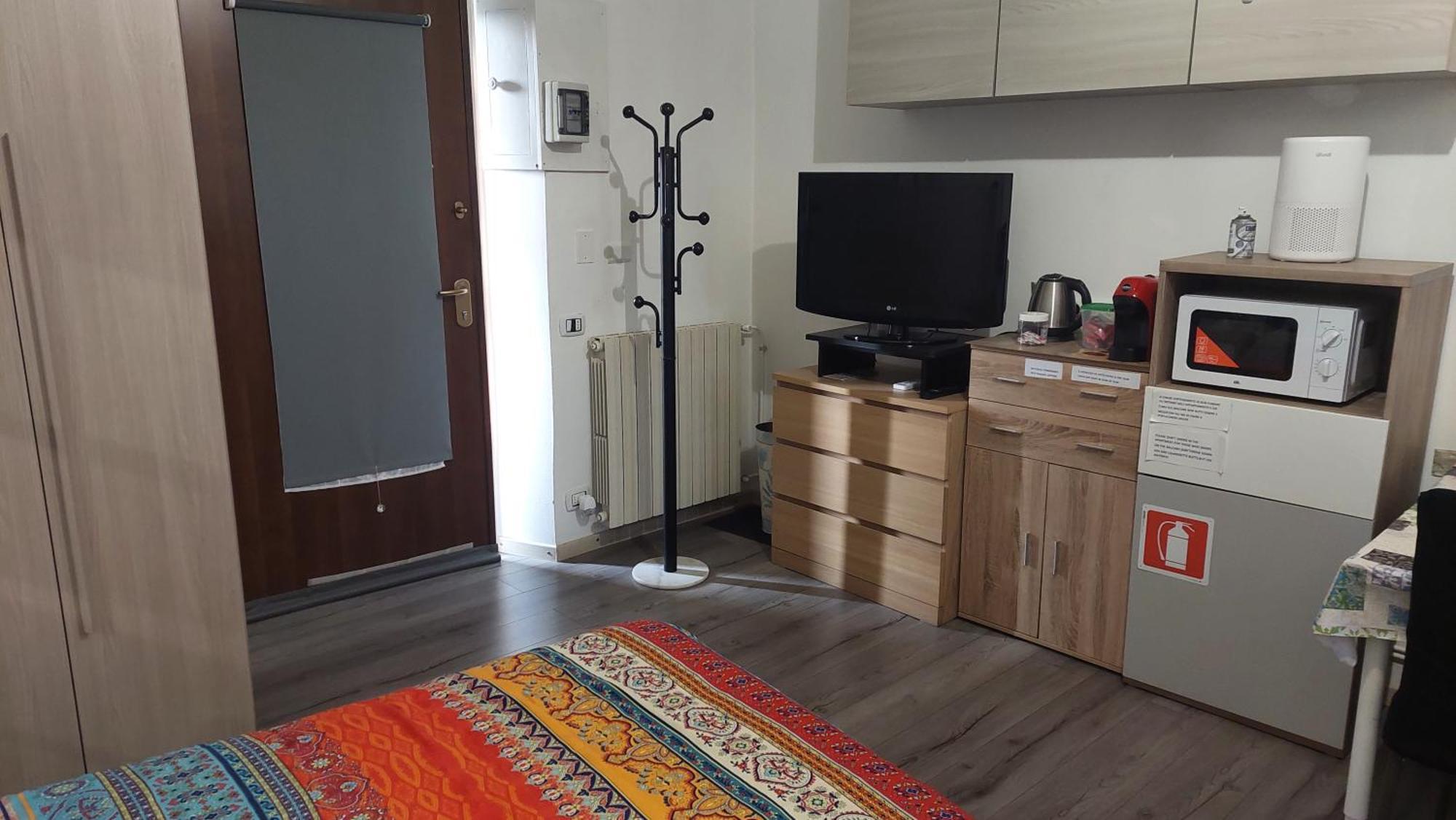 Affitti Brevi Ferrera Monolocale Ferrera 20 Minuti Da Rho Fiera E San Siro Apartment Bareggio Bagian luar foto