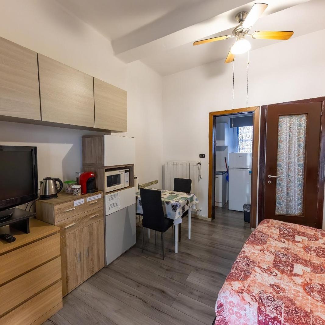 Affitti Brevi Ferrera Monolocale Ferrera 20 Minuti Da Rho Fiera E San Siro Apartment Bareggio Bagian luar foto