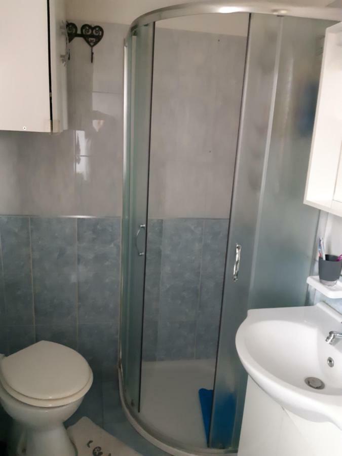 Affitti Brevi Ferrera Monolocale Ferrera 20 Minuti Da Rho Fiera E San Siro Apartment Bareggio Bagian luar foto